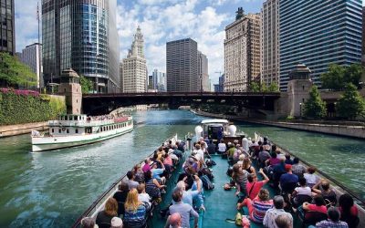 Experience the Amazing City of Chicago on a Boat Cruise!