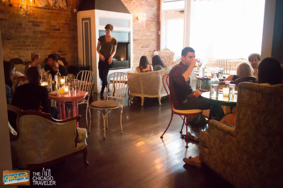 22 Bars and Restaurants With Fireplaces Chicago Warms Up At The