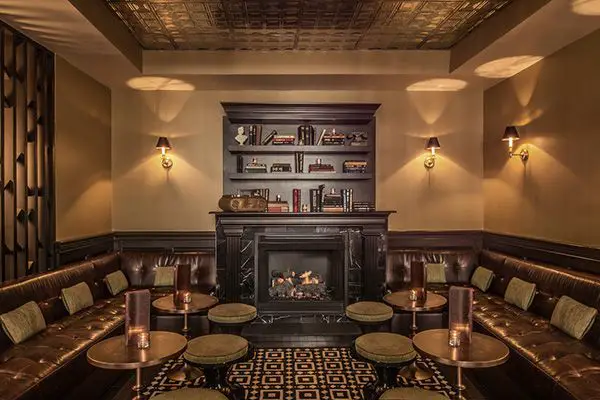 22 Bars and Restaurants With Fireplaces Chicago Warms Up At