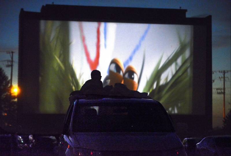 Top 5 Venues for Outdoor Movies Chicago Area