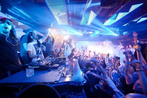 13 Best Chicago Nightclubs and Clubs For A Late-Night Evening