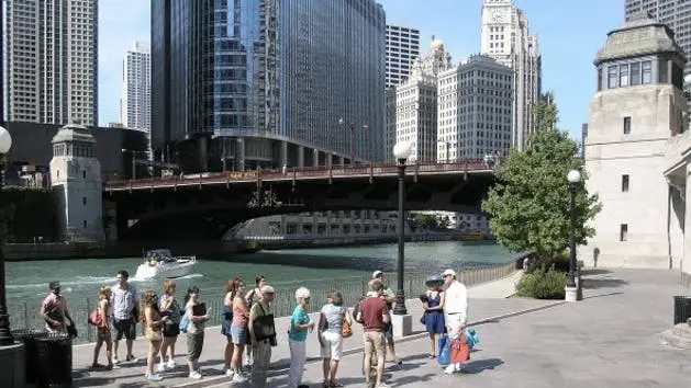 Top 10 Chicago Walking Tours – Get Fit – See The City
